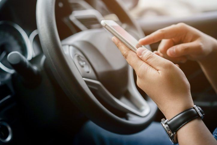how to prevent distracted driving
